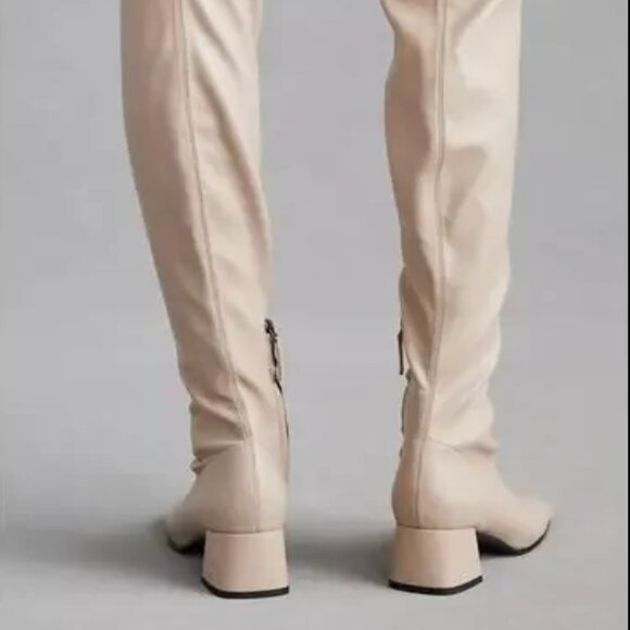 Bibilou Heeled Over the Knee Boots with Elegant Silhouette - Picture 4 of 10